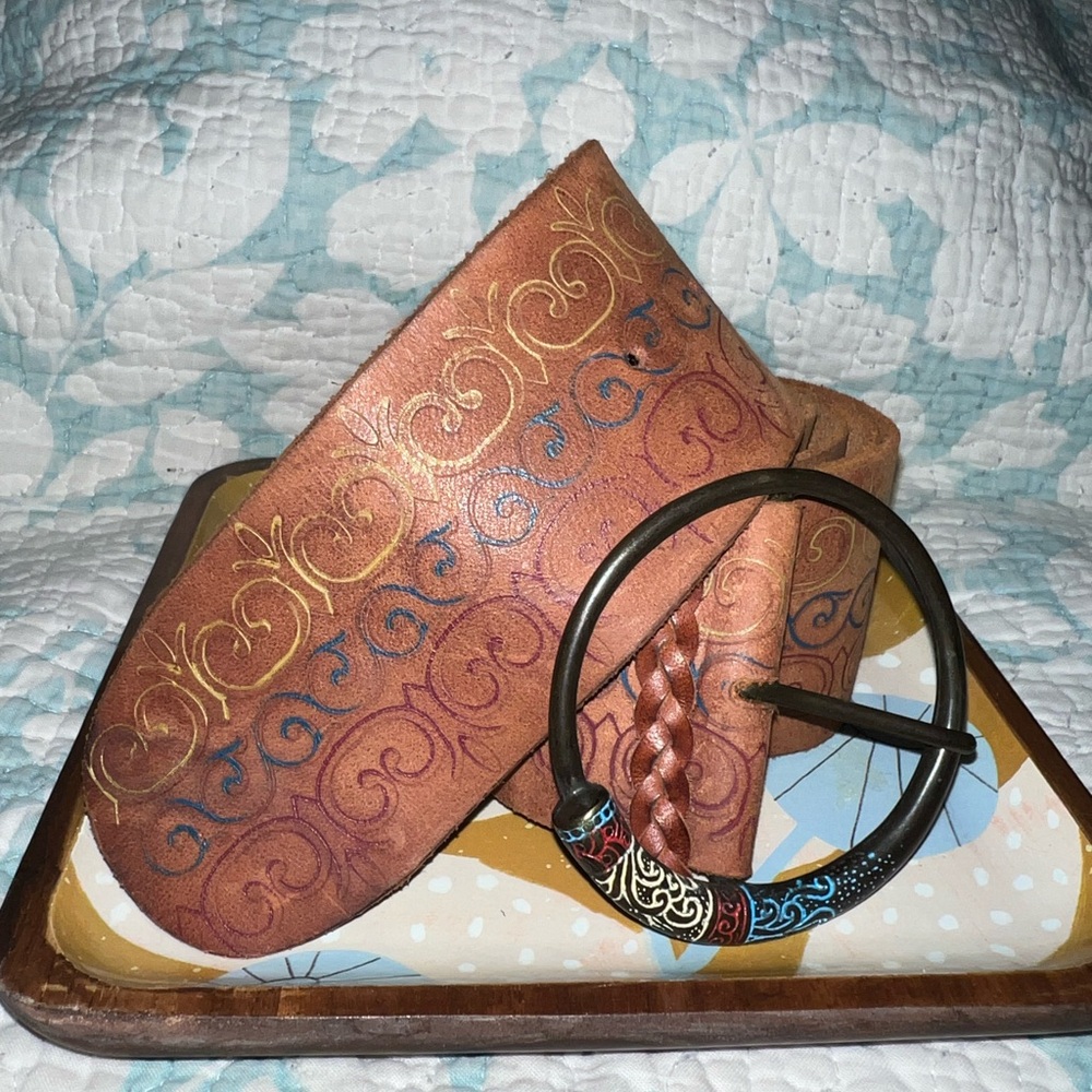 Very soft, supple leather belt with beautiful decorative painting